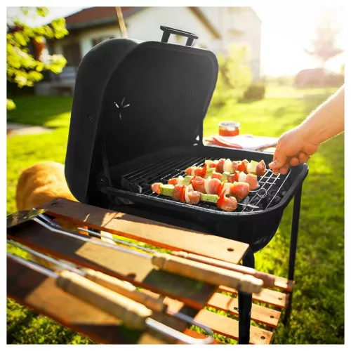 Faszenes kerti grill fújtatóval stabil szerkezet, levegőszabályozás, sütéshez