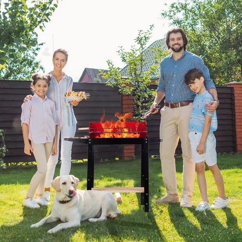 Faszenes kerti grill fújtatóval, és pálcával, stabil kialakítás könnyű használat