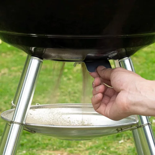 Grill Master faszenes kerti grill fedéllel - mobil, kerekes kivitel extra tároló