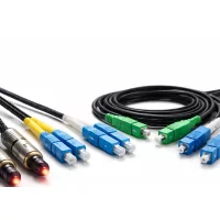 Optikai kábelek és csatlakozók – fényalapú adat- és audio/video átviteli megoldások